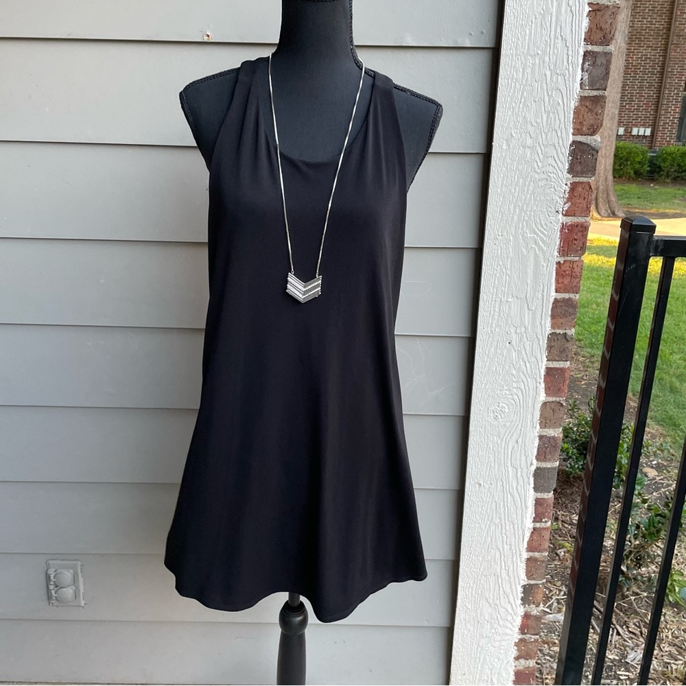 CeCe Twist Back Neck Shift Dress (Black, L)